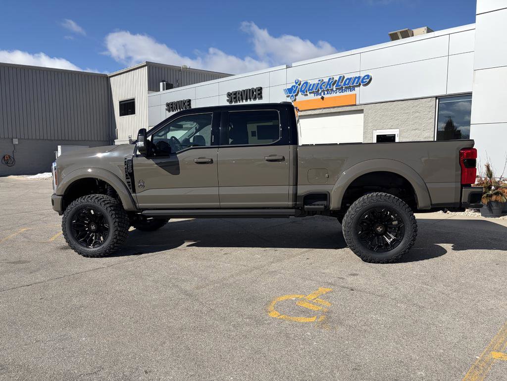 New 2026 Ford F250 Lariat w/ Black Appearance Package image 9