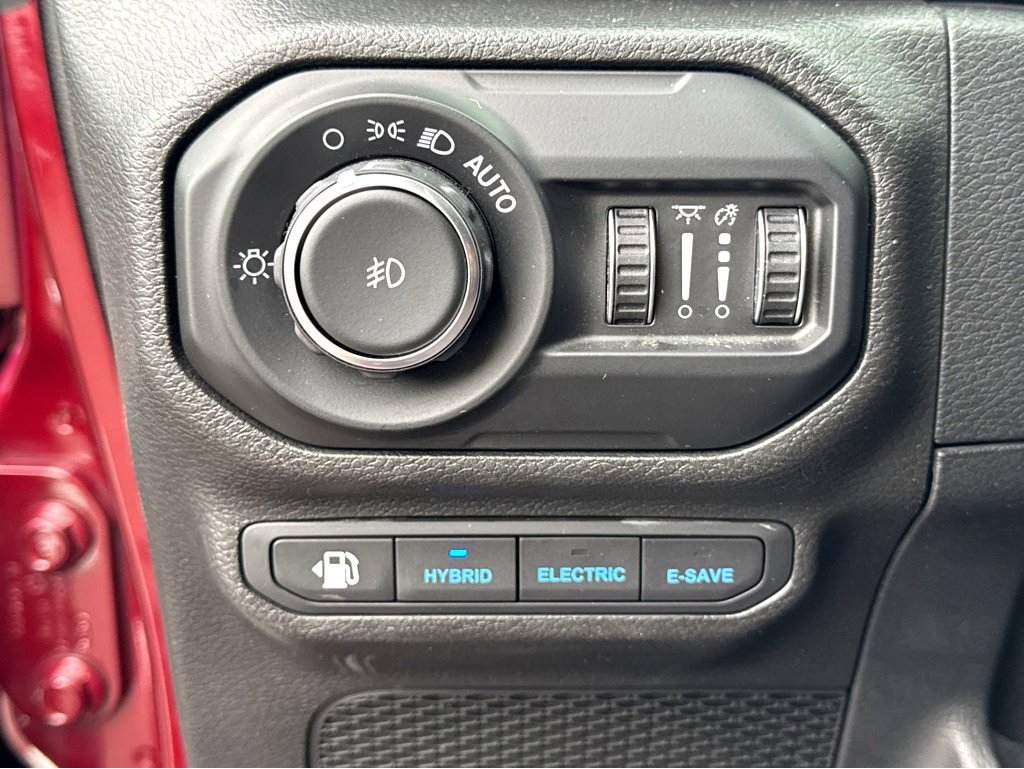 Used 2021 Jeep Wrangler Unlimited Sahara w/ Cold Weather Group image 15