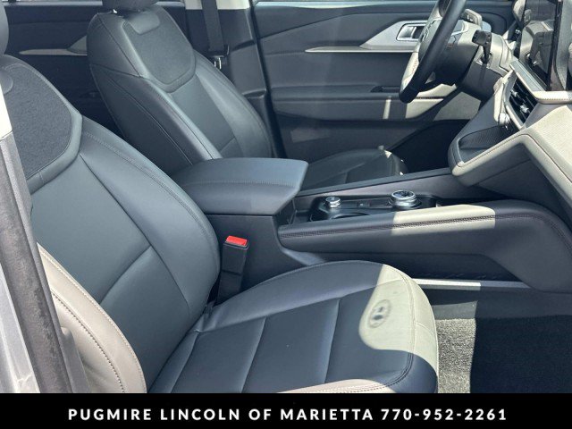 Used 2025 Ford Explorer Active w/ Active Comfort Package AWD/4WD image 13