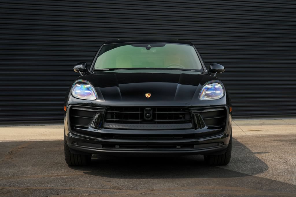 Certified 2026 Porsche Macan AWD/4WD image 6