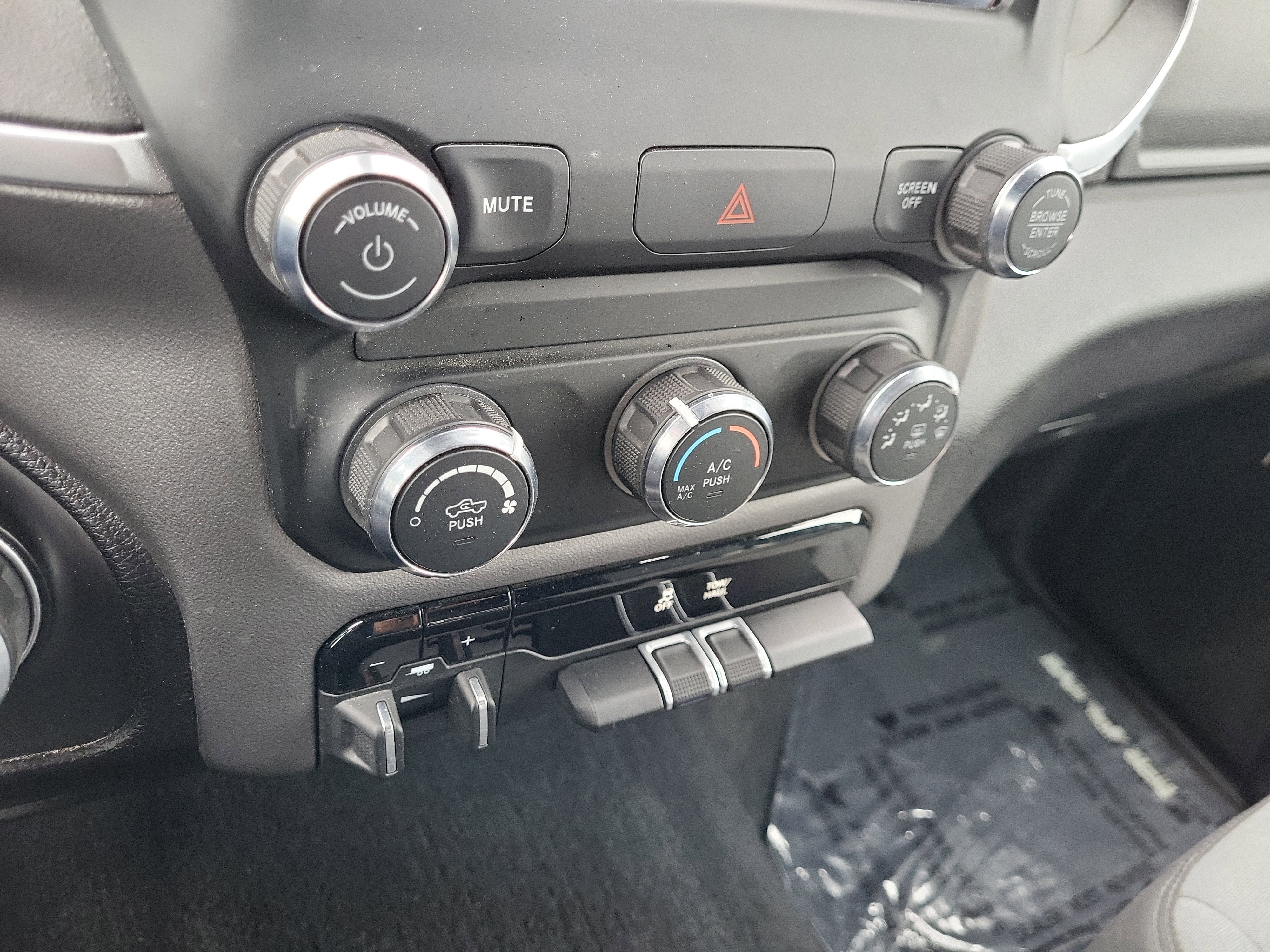 Used 2024 RAM 2500 Big Horn w/ Bed Utility Group image 11