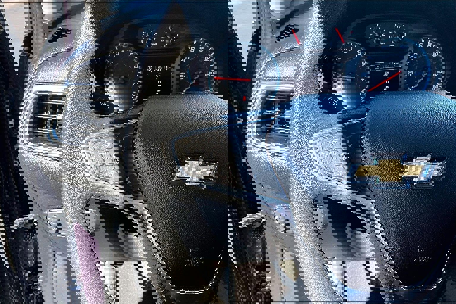 Used 2018 Chevrolet Equinox LT image 16