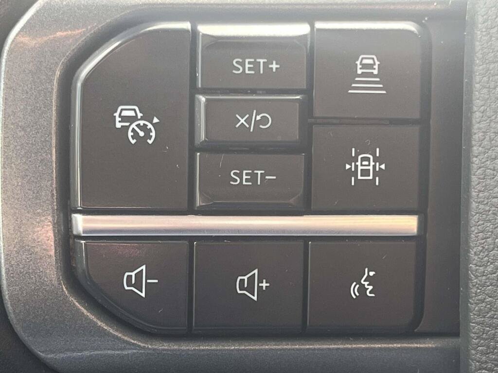 Used 2024 Ford F350 Lariat w/ Lariat Ultimate Package AWD/4WD image 34