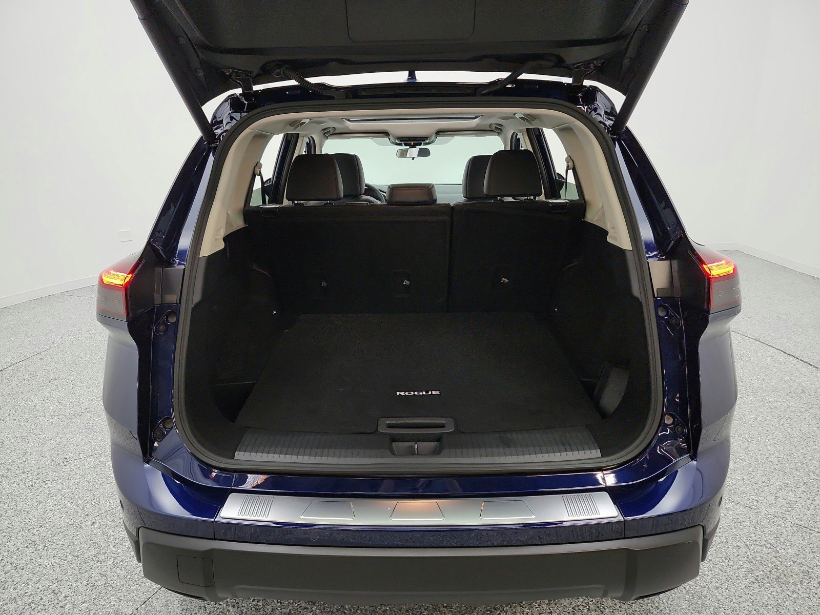 Used 2026 Nissan Rogue SV w/ SV Premium Package FWD image 26