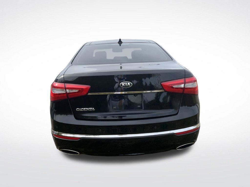 Used 2016 Kia Cadenza Premium w/ Luxury Package FWD image 6