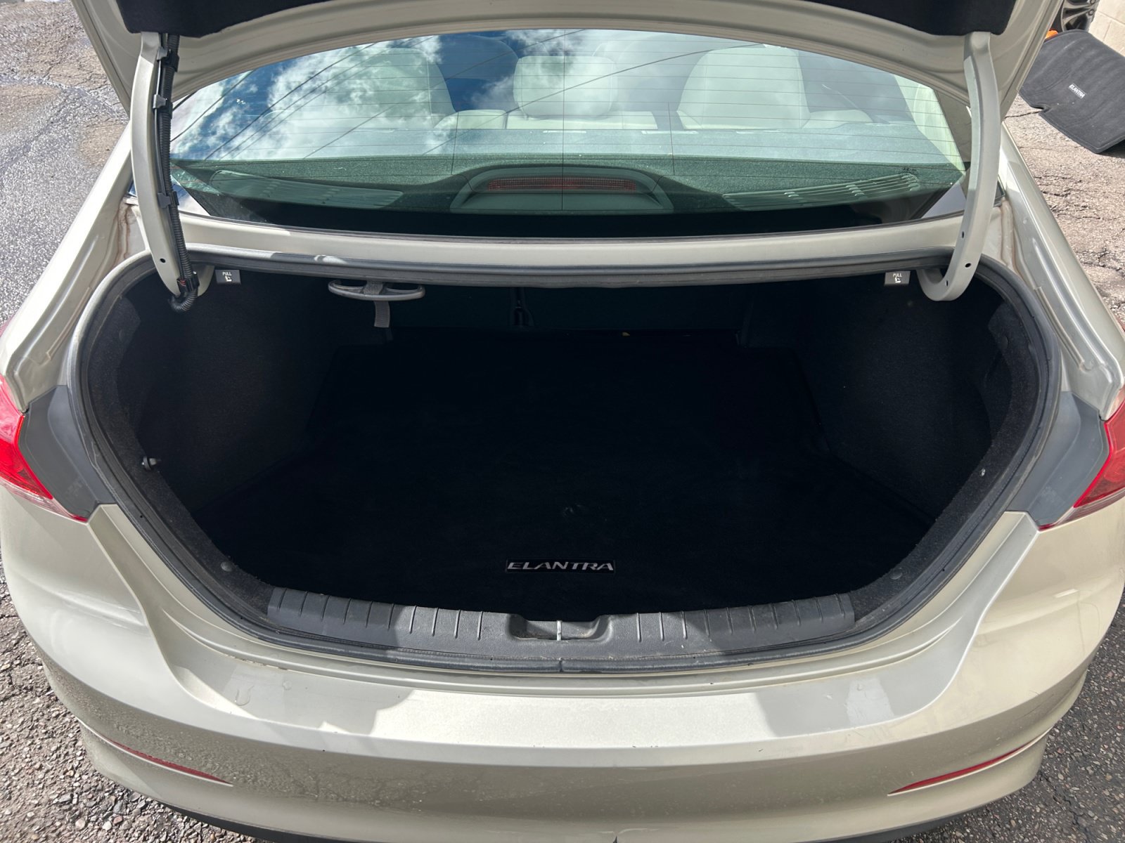 Used 2018 Hyundai Elantra SEL w/ Cargo Package FWD image 29