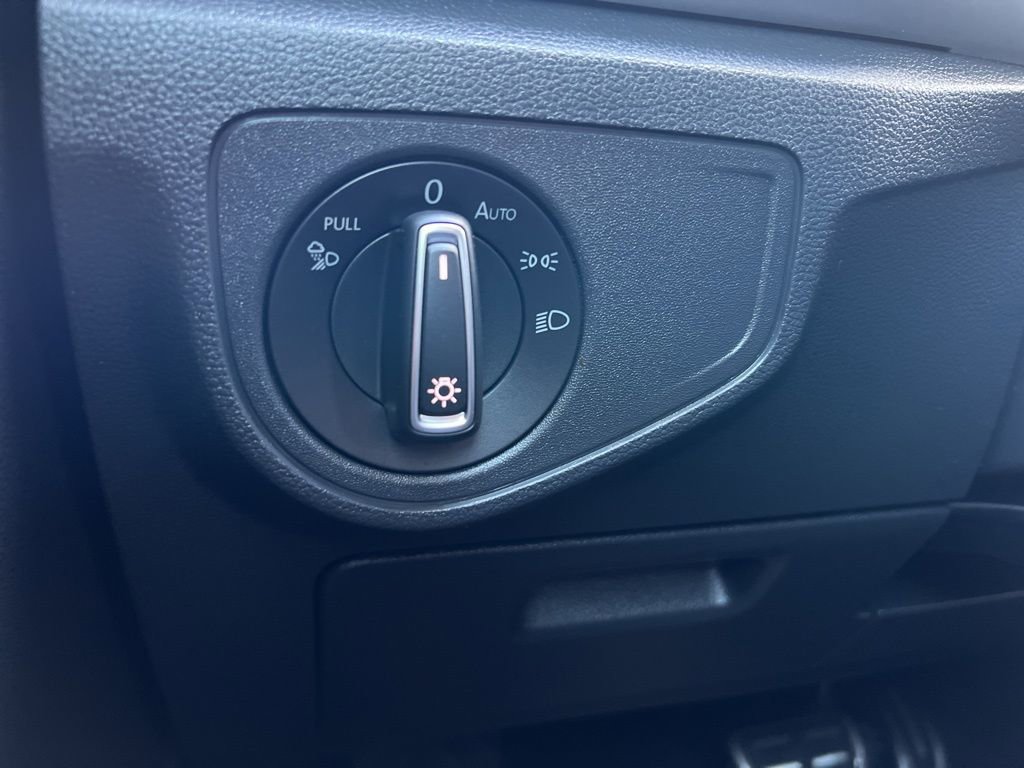 Certified 2023 Volkswagen Atlas Cross Sport SEL Premium R-Line image 35