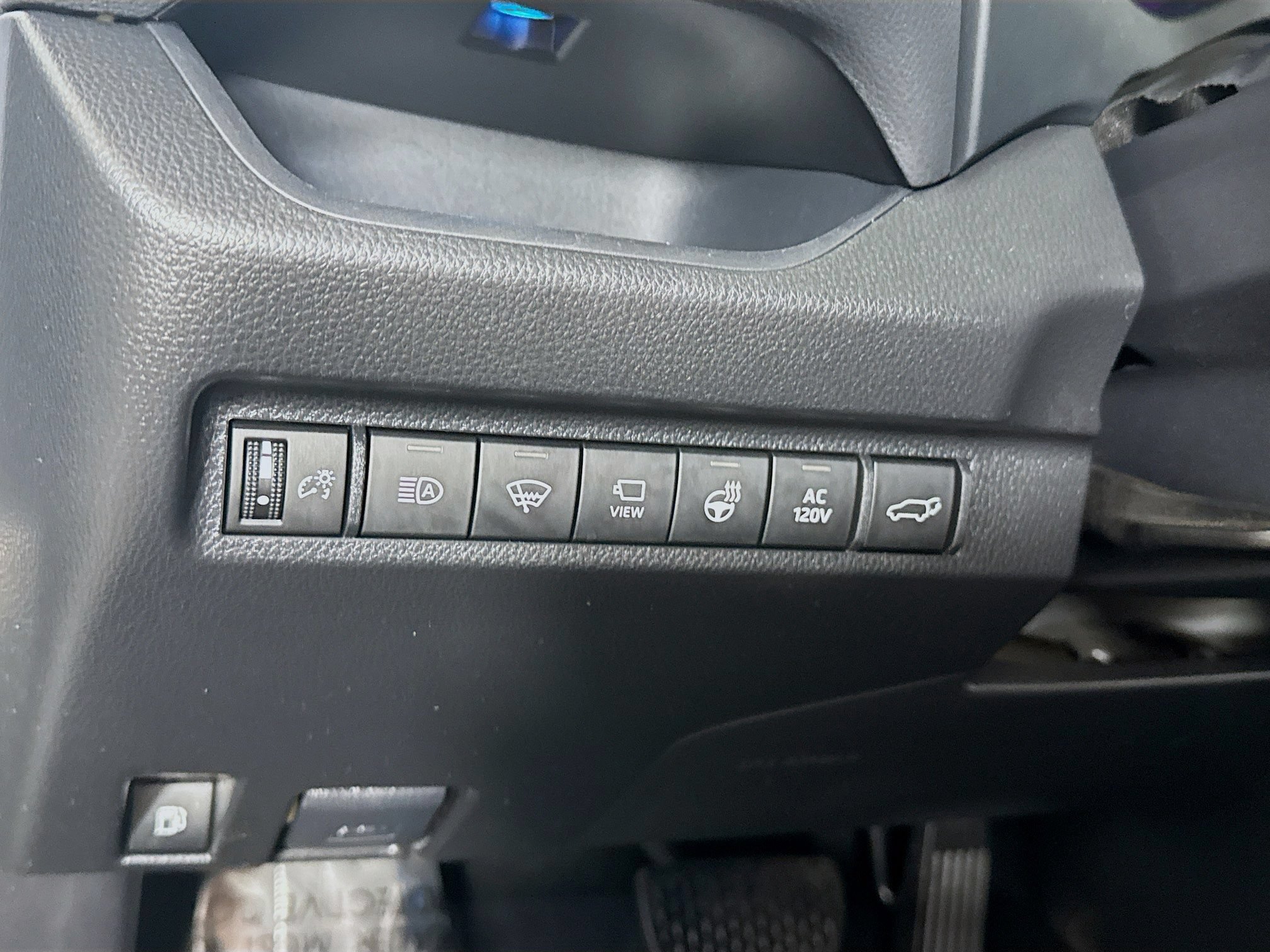 Certified 2022 Toyota RAV4 XSE w/ Premium Package AWD/4WD image 11