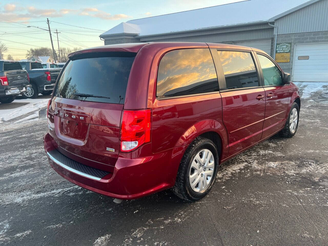 Used 2015 Dodge Grand Caravan SE w/ Quick Order Package 29E SE FWD image 5