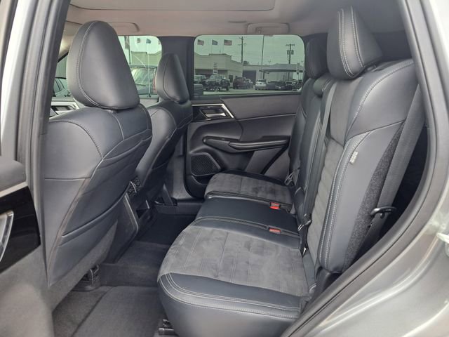 Used 2024 Mitsubishi Outlander SE image 18