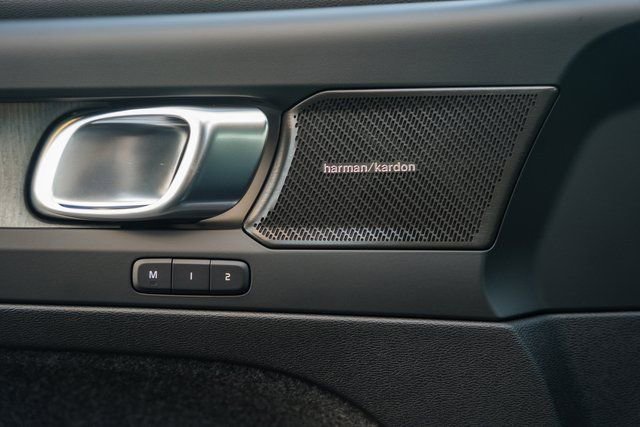 New 2026 Volvo XC40 B5 Ultra w/ Protection Package Premier image 40