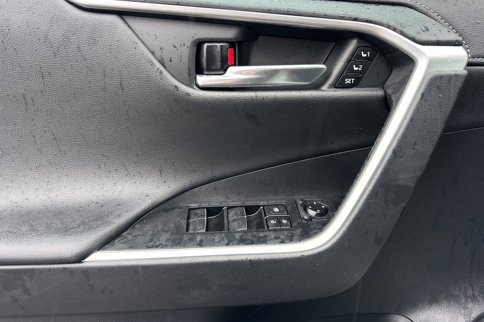 Used 2021 Toyota RAV4 Limited image 10