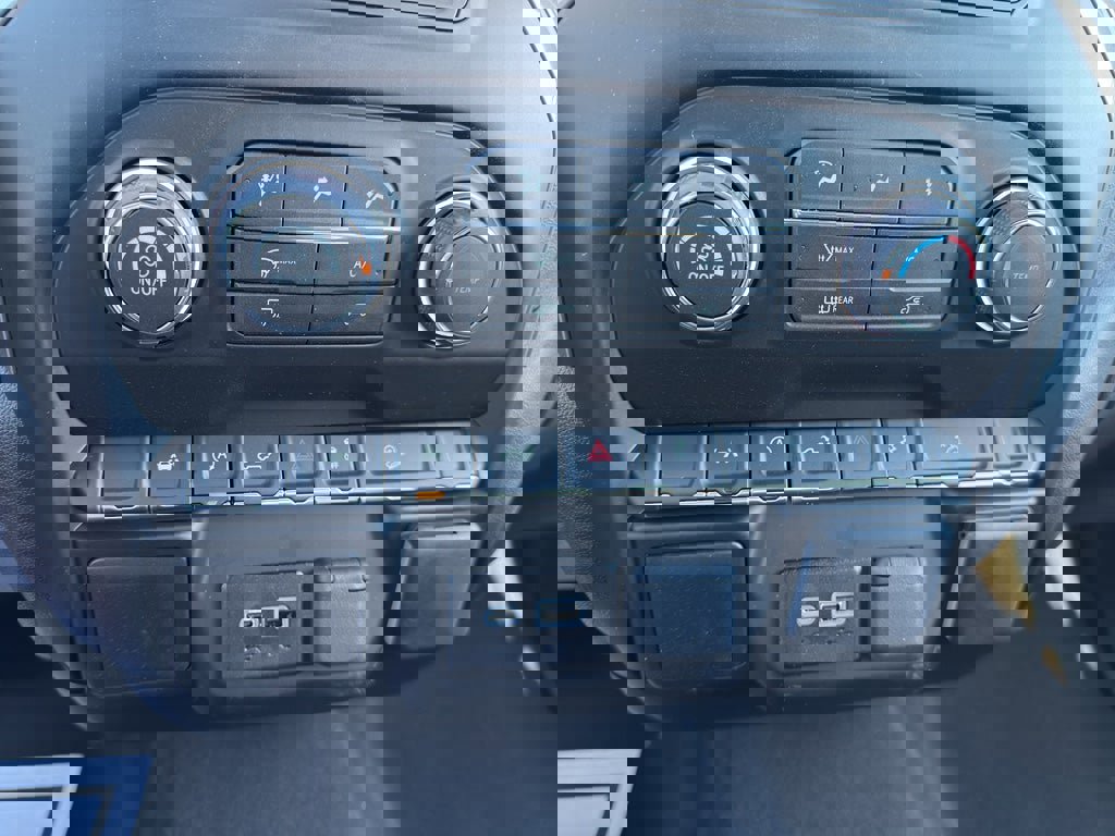 New 2026 Chevrolet Silverado 1500 Custom Trail Boss w/ LPO, Dark Essentials Package image 17