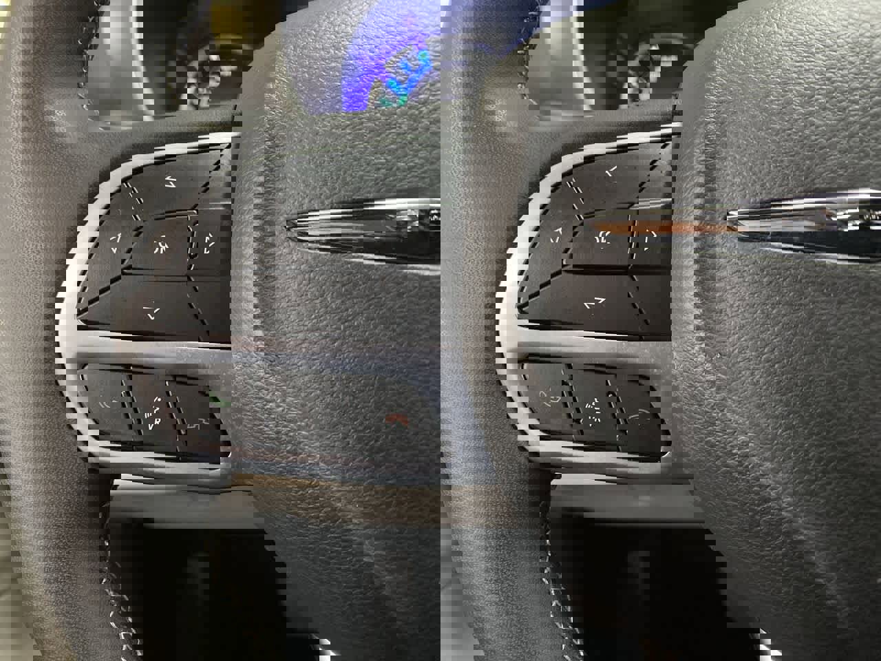 Used 2023 Chrysler Pacifica Touring-L image 21