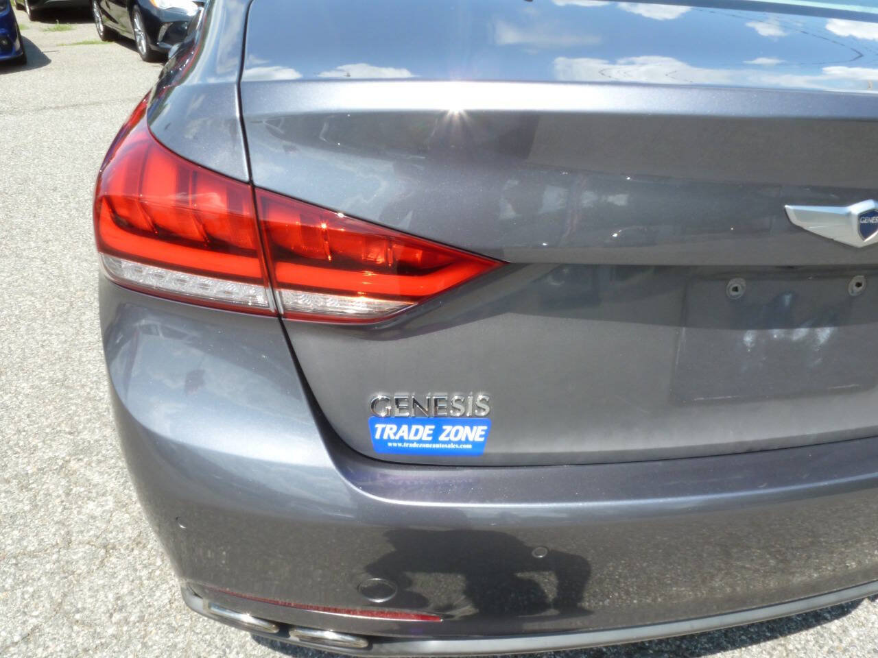 Used 2015 Hyundai Genesis 5.0 RWD image 10