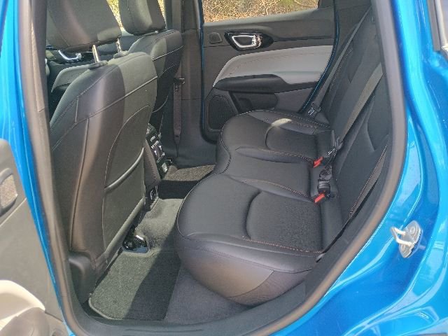 Used 2024 Jeep Compass Limited w/ Sun and Sound Group AWD/4WD image 21