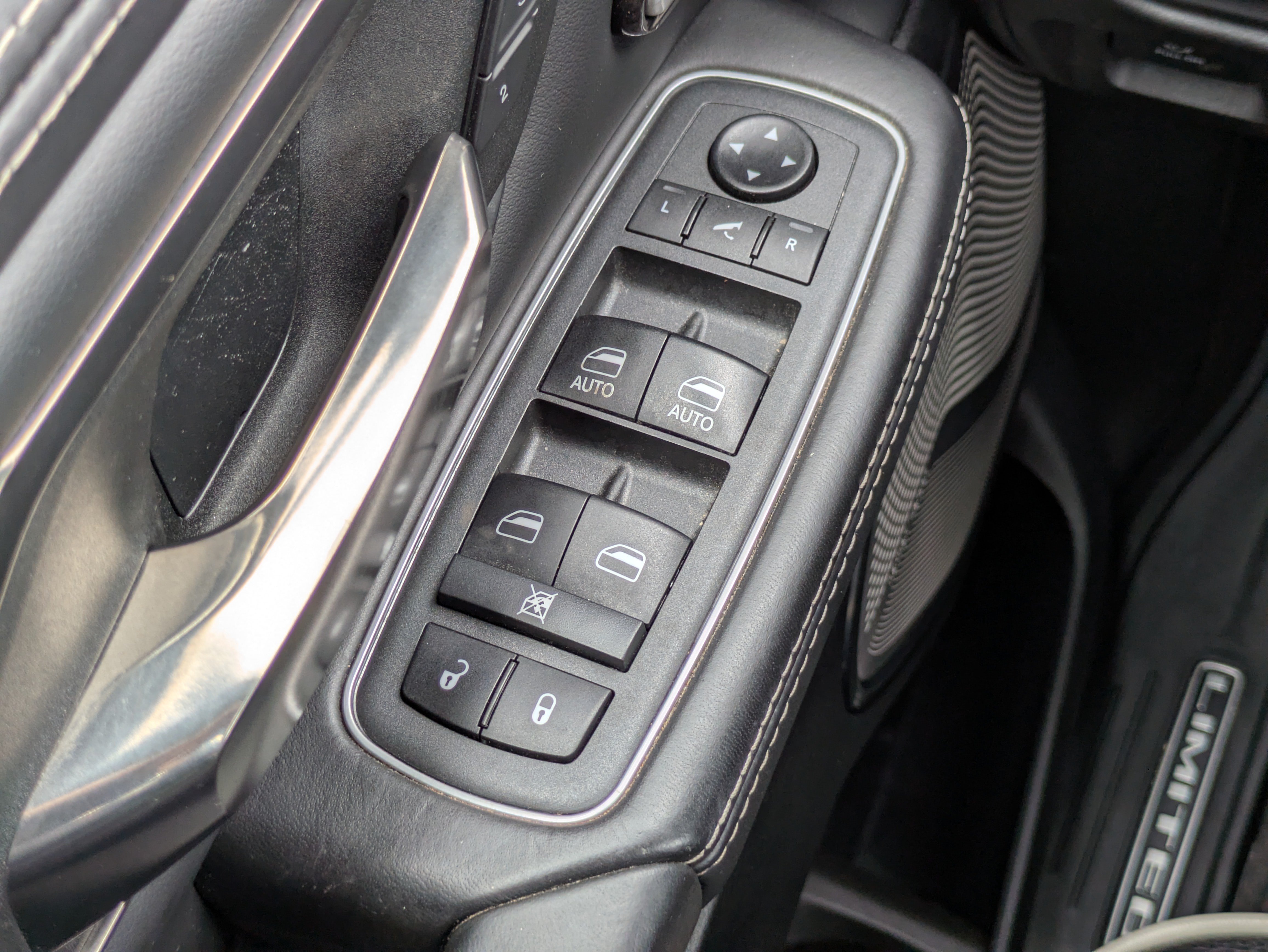 Used 2021 RAM 1500 Limited AWD/4WD image 24