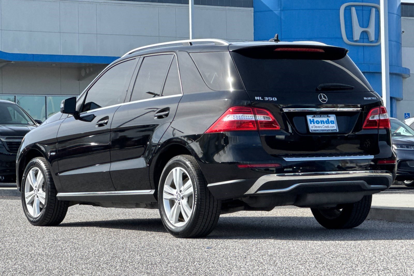 Used 2012 Mercedes-Benz ML 350 BlueTEC 4MATIC image 3