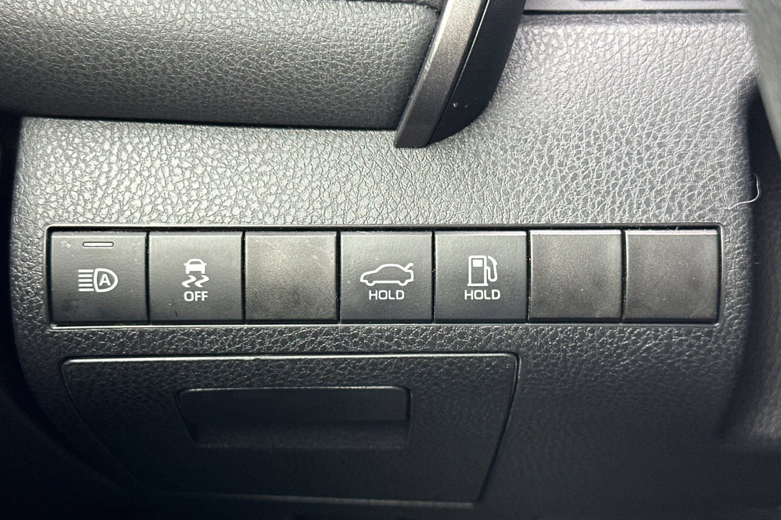 Used 2023 Toyota Camry LE image 40