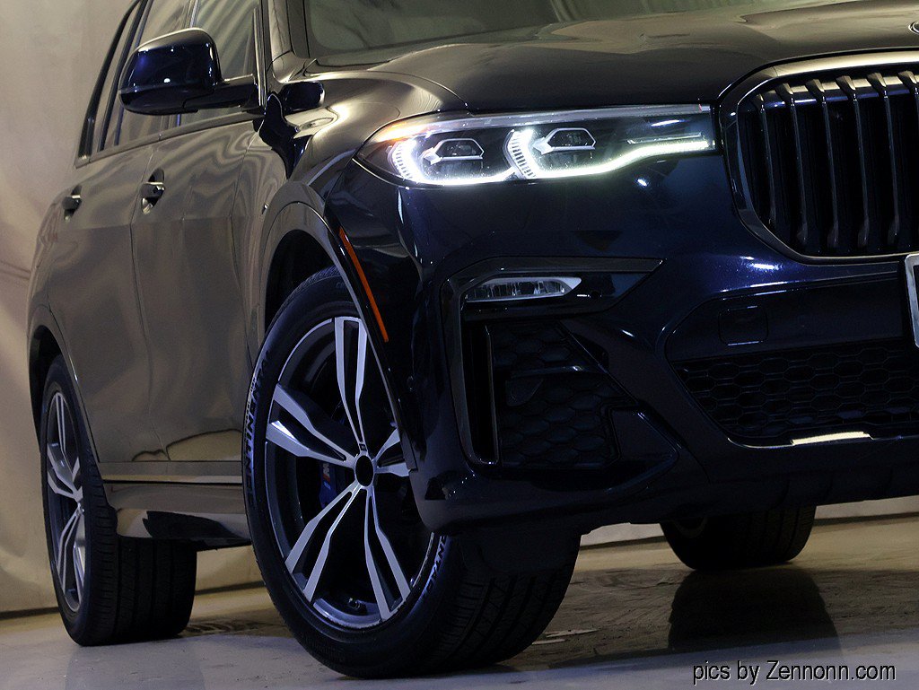 Used 2021 BMW X7 xDrive40i w/ M Sport Package AWD/4WD image 4