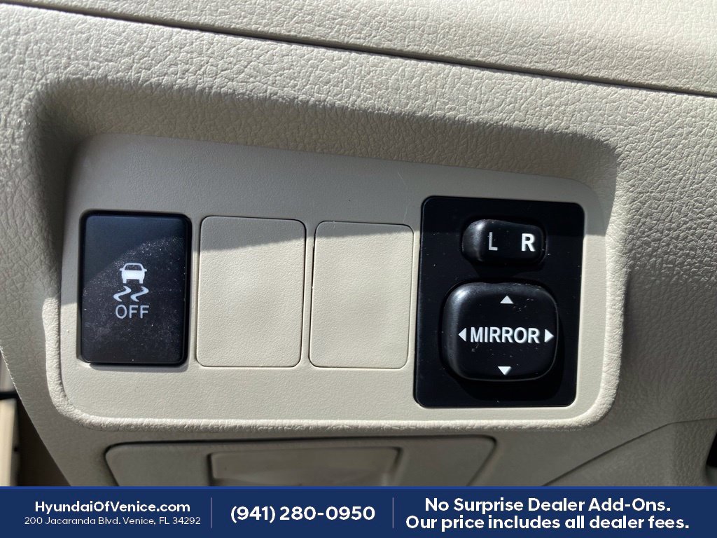 Used 2013 Toyota Corolla LE FWD image 11