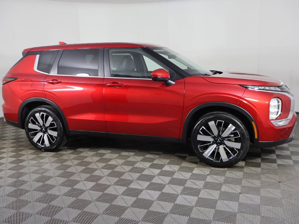 New 2025 Mitsubishi Outlander SE image 20