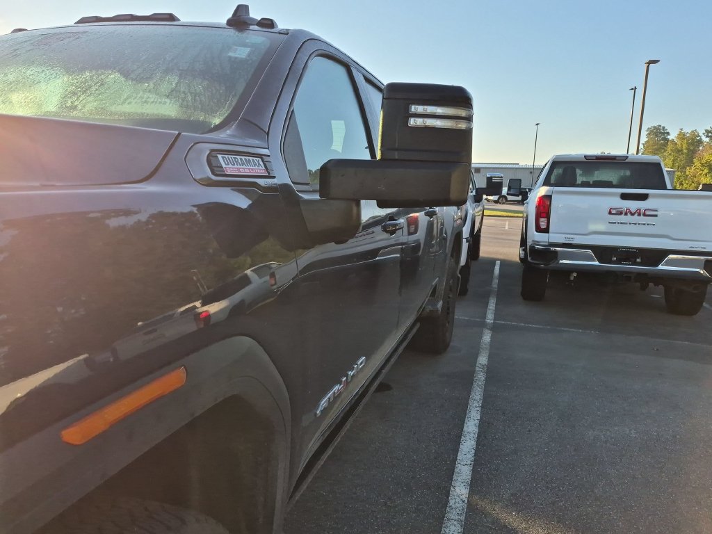 Used 2022 GMC Sierra 2500 AT4 w/ AT4 Premium Plus Package AWD/4WD image 4
