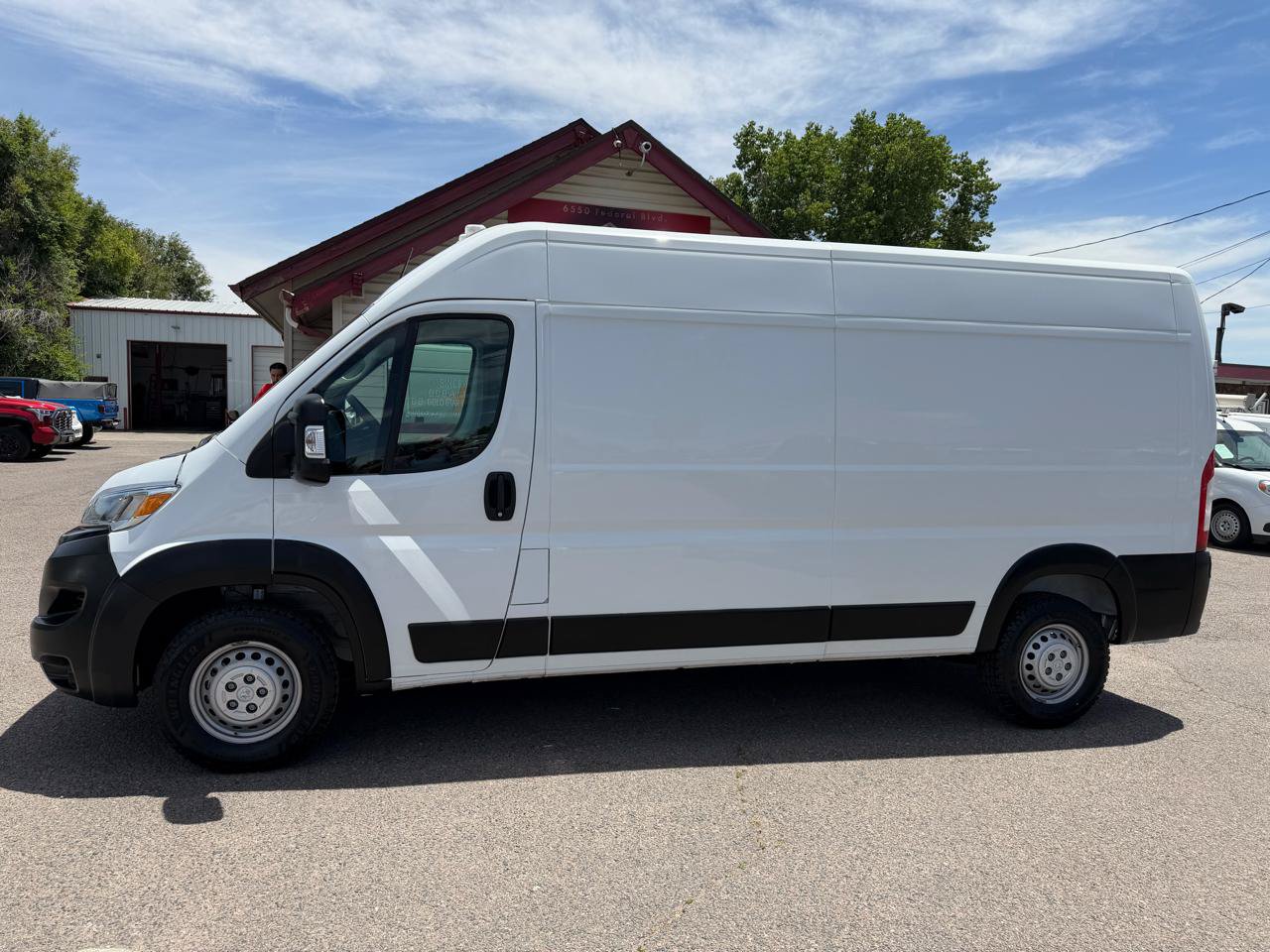 Used 2024 RAM ProMaster 2500 w/ Convenience Group FWD image 5