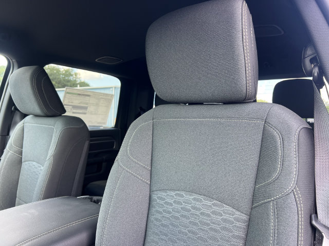 New 2027 RAM 3500 Big Horn AWD/4WD image 13