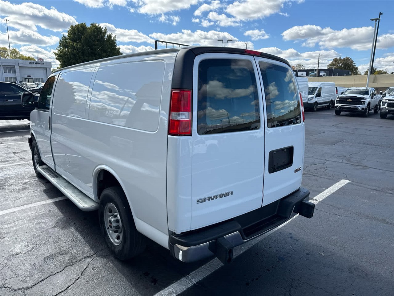 Used 2024 GMC Savana 2500 w/ Driver Convenience Package image 6