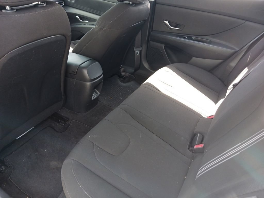 Used 2024 Hyundai Elantra SEL FWD image 13