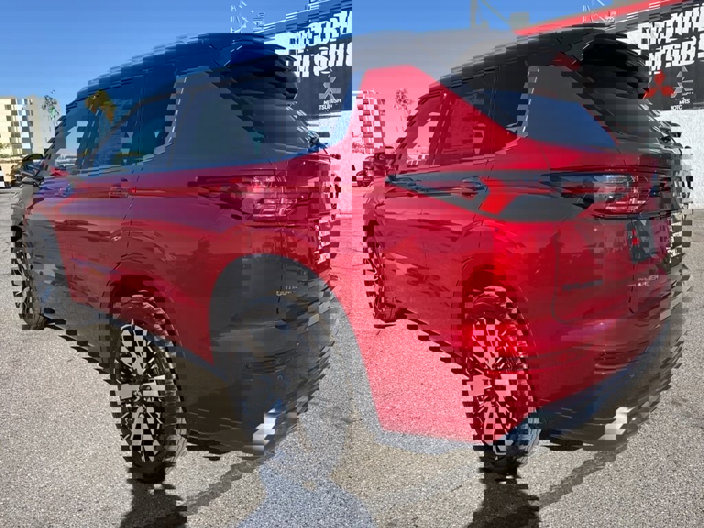 New 2025 Mitsubishi Outlander SEL image 5