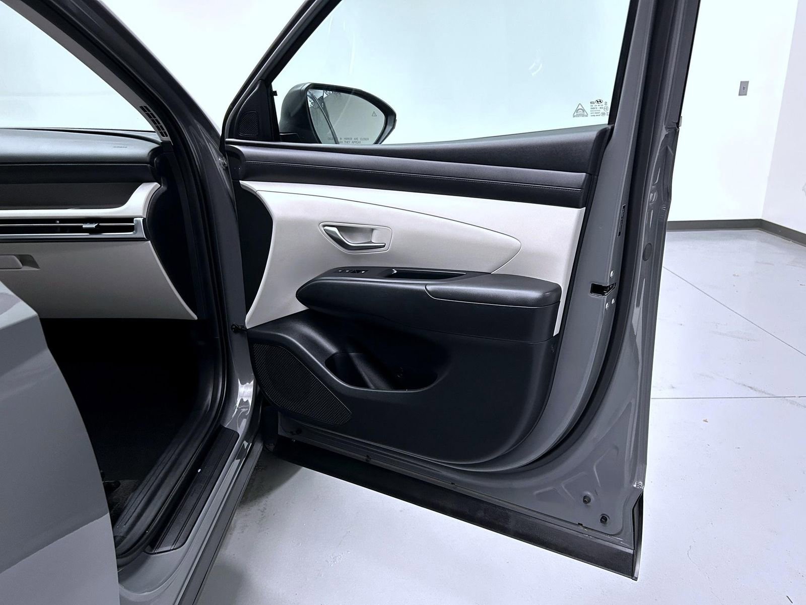 Used 2025 Hyundai Tucson SEL AWD/4WD image 16