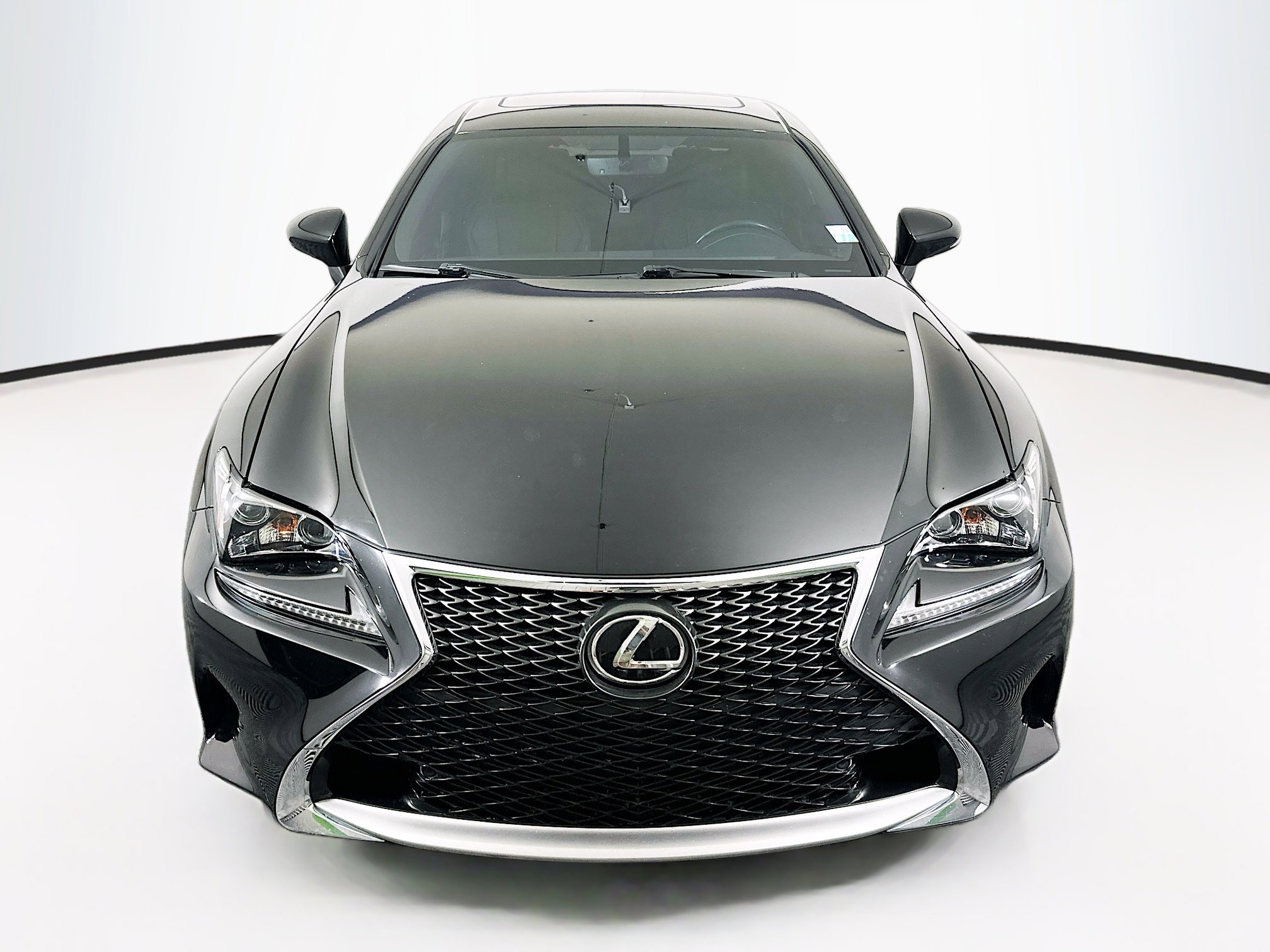 Used 2017 Lexus RC 200t F Sport RWD image 2