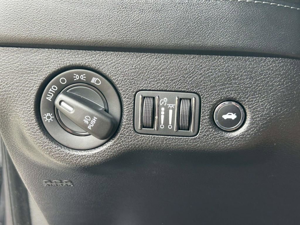 Used 2020 Dodge Charger R/T w/ Plus Group image 17