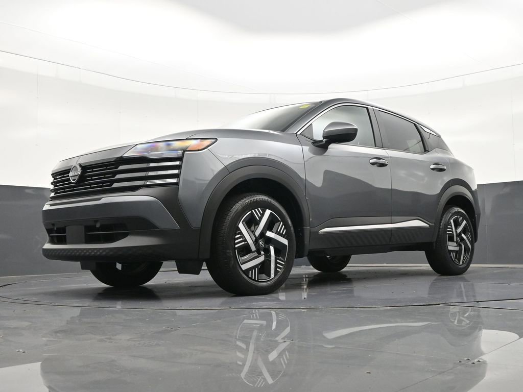 Used 2025 Nissan Kicks SV image 28