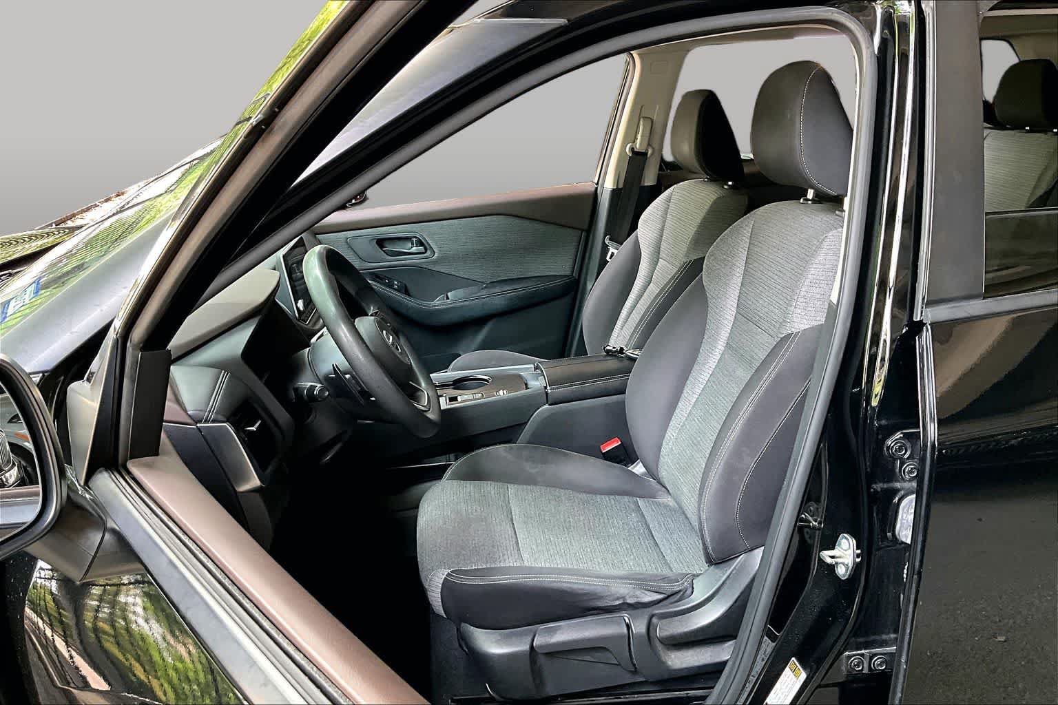 Used 2021 Nissan Rogue S FWD image 7