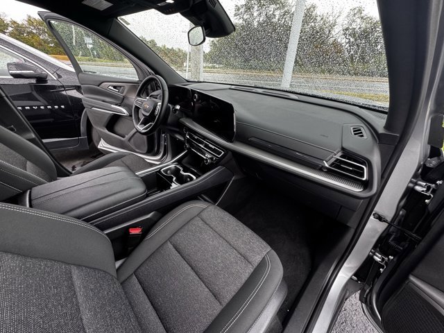 Used 2025 Chevrolet Traverse LT image 13