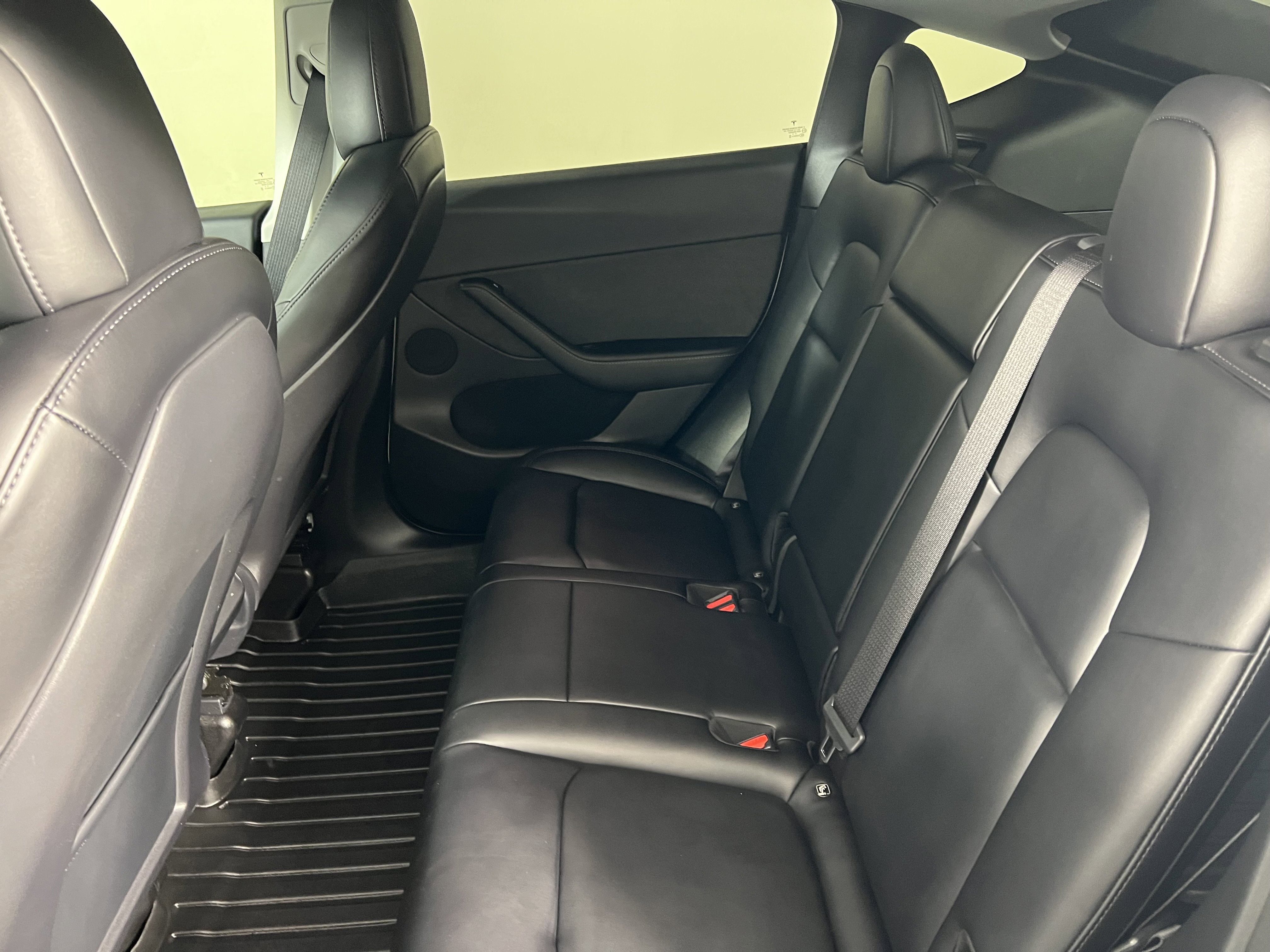 Used 2022 Tesla Model Y Performance AWD/4WD image 19