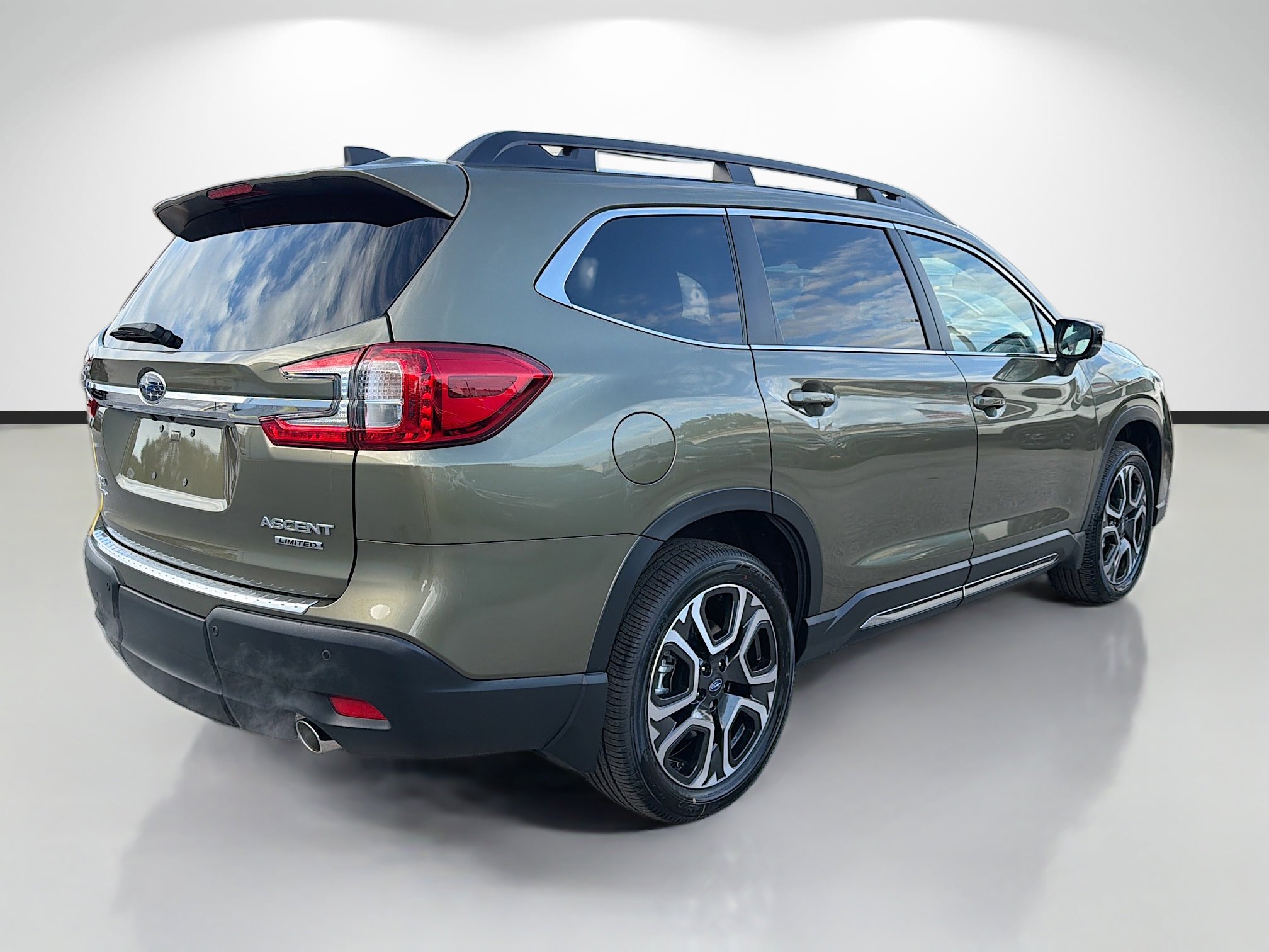 New 2026 Subaru Ascent Limited AWD/4WD image 3