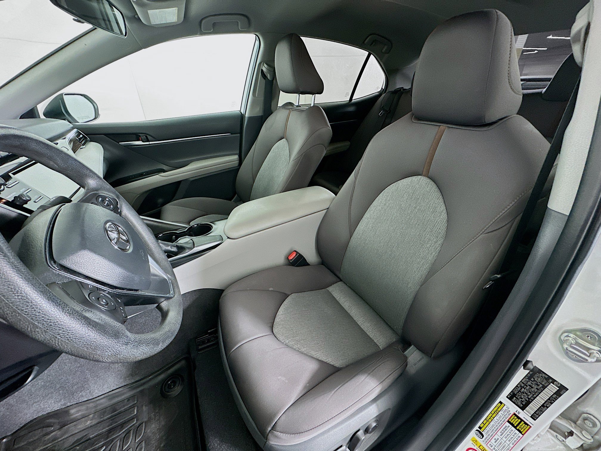 Used 2019 Toyota Camry LE image 13