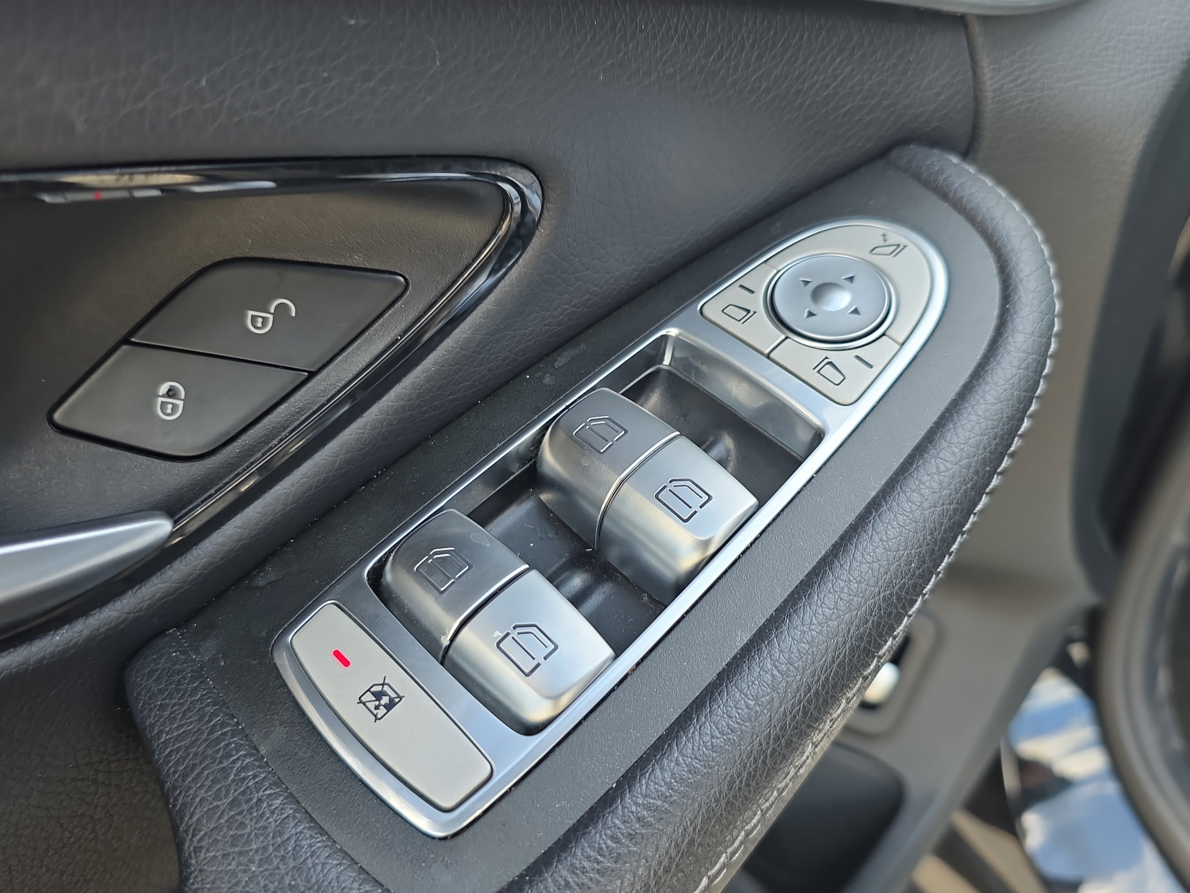 Used 2021 Mercedes-Benz C 300 Sedan w/ Premium Package image 20