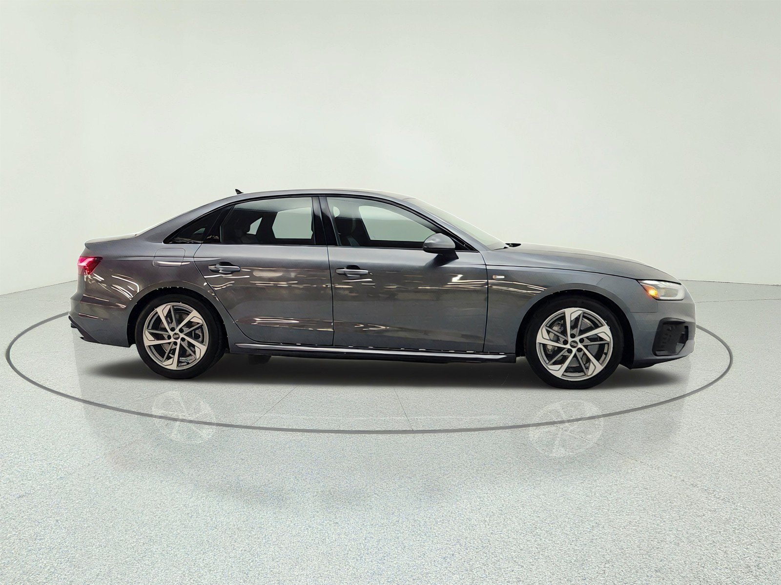 Used 2025 Audi A4 2.0T Premium w/ Convenience Package AWD/4WD image 4