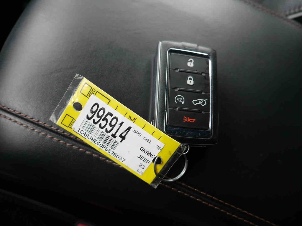 Used 2023 Jeep Grand Cherokee Summit w/ Adv Protech Group IV AWD/4WD image 29