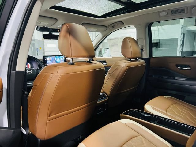 New 2026 Nissan Pathfinder Platinum FWD image 27