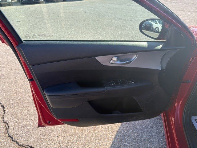 Used 2023 Kia Forte LXS image 10