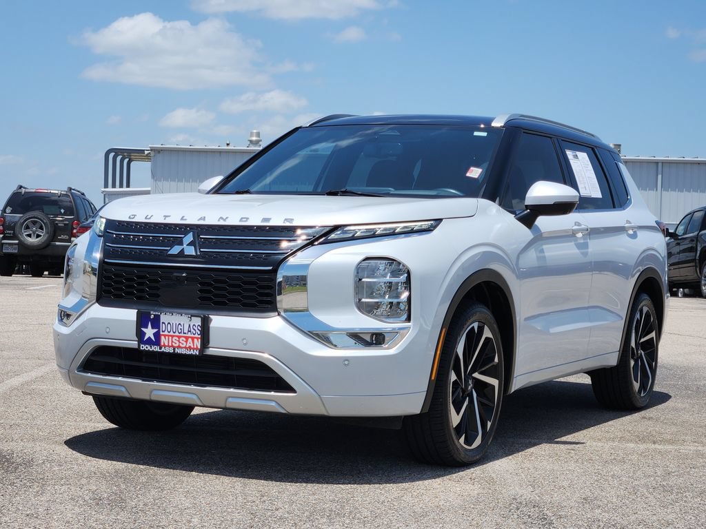 Used 2024 Mitsubishi Outlander SEL FWD image 2