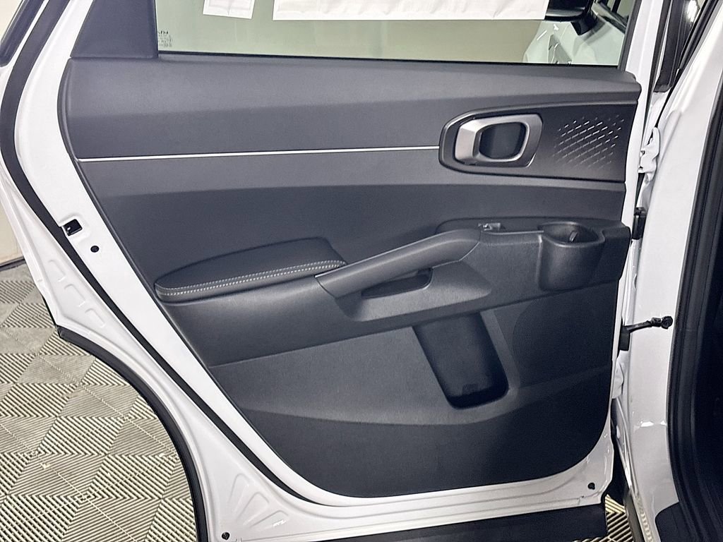 New 2025 Kia Sorento S image 19