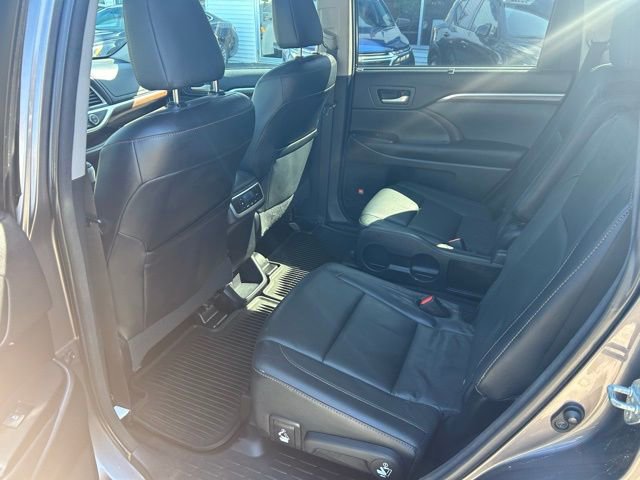 Used 2015 Toyota Highlander Limited AWD/4WD image 17