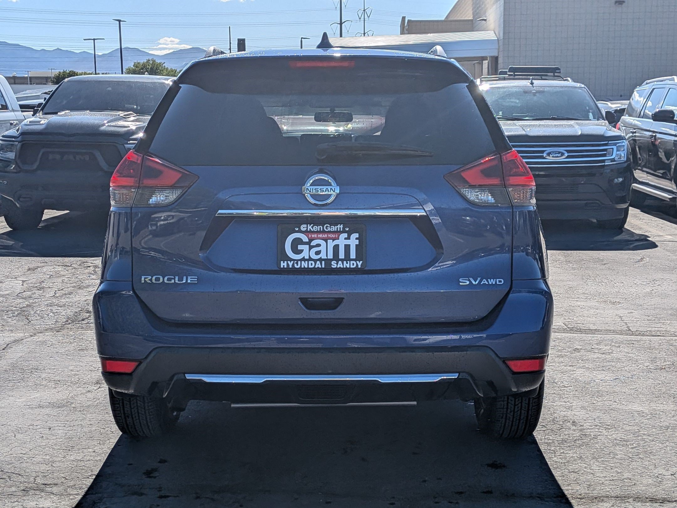 Used 2018 Nissan Rogue SV AWD/4WD image 5